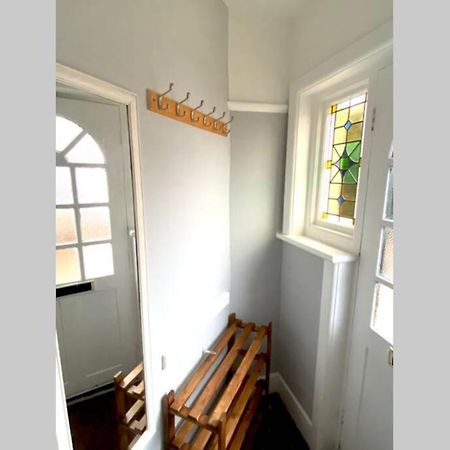 Spacious 2 Bed Apt Sleeps 4 Near Bournemouth Beach Bagian luar foto