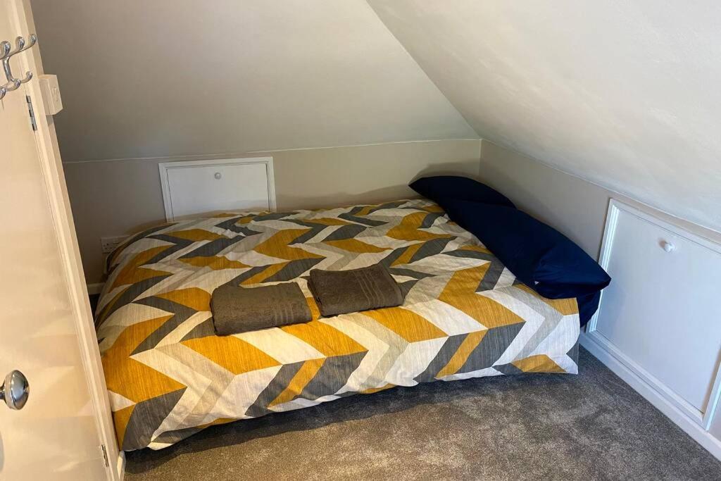Spacious 2 Bed Apt Sleeps 4 Near Bournemouth Beach Bagian luar foto