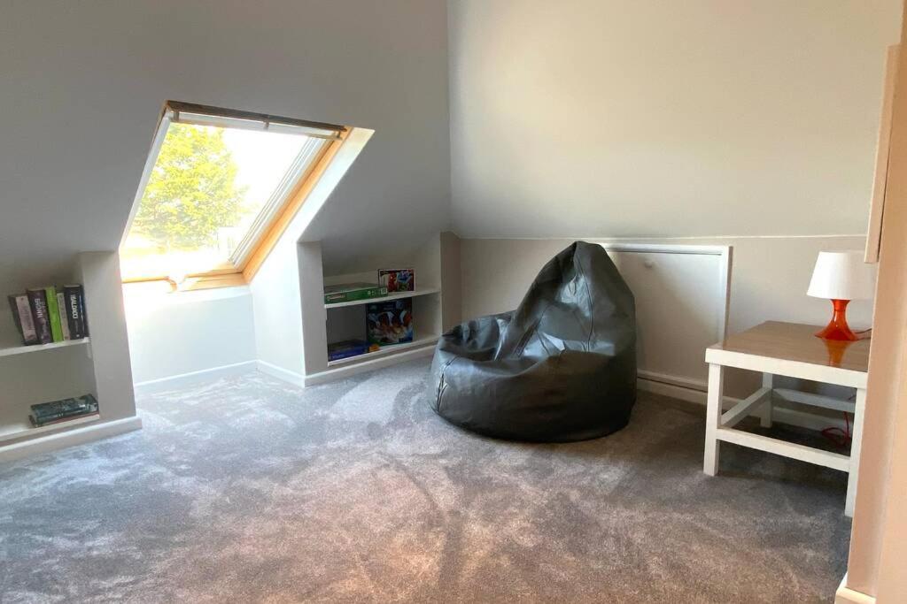 Spacious 2 Bed Apt Sleeps 4 Near Bournemouth Beach Bagian luar foto