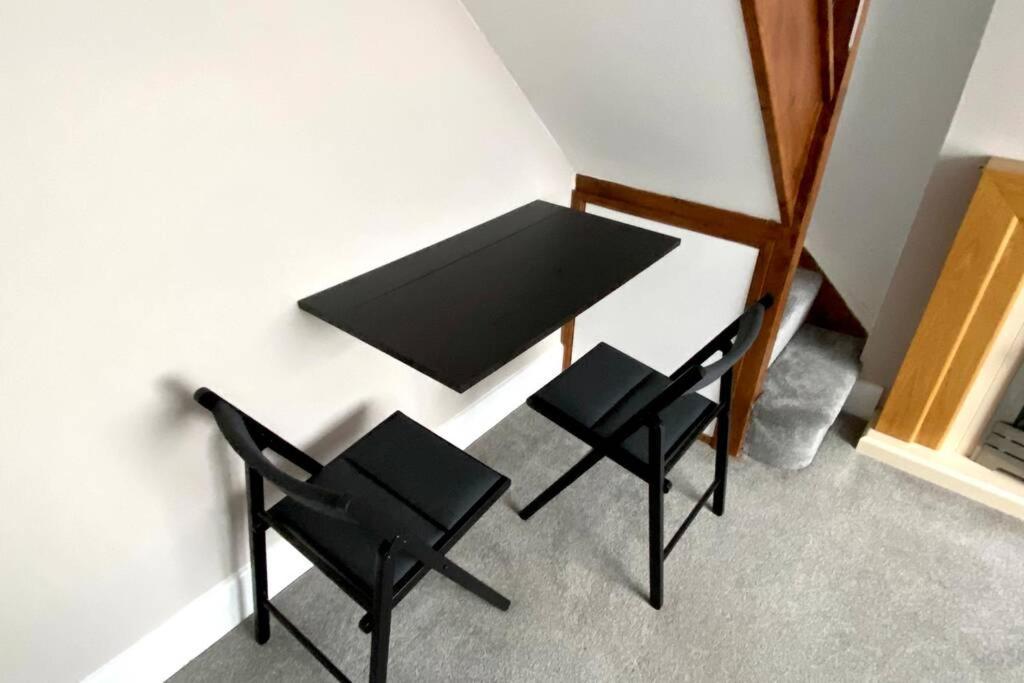 Spacious 2 Bed Apt Sleeps 4 Near Bournemouth Beach Bagian luar foto